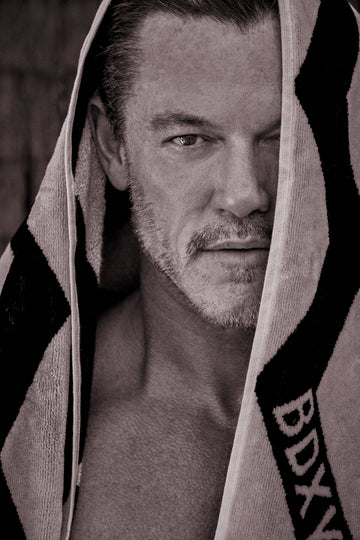 The Wrap Towel | Mirrorzag Black